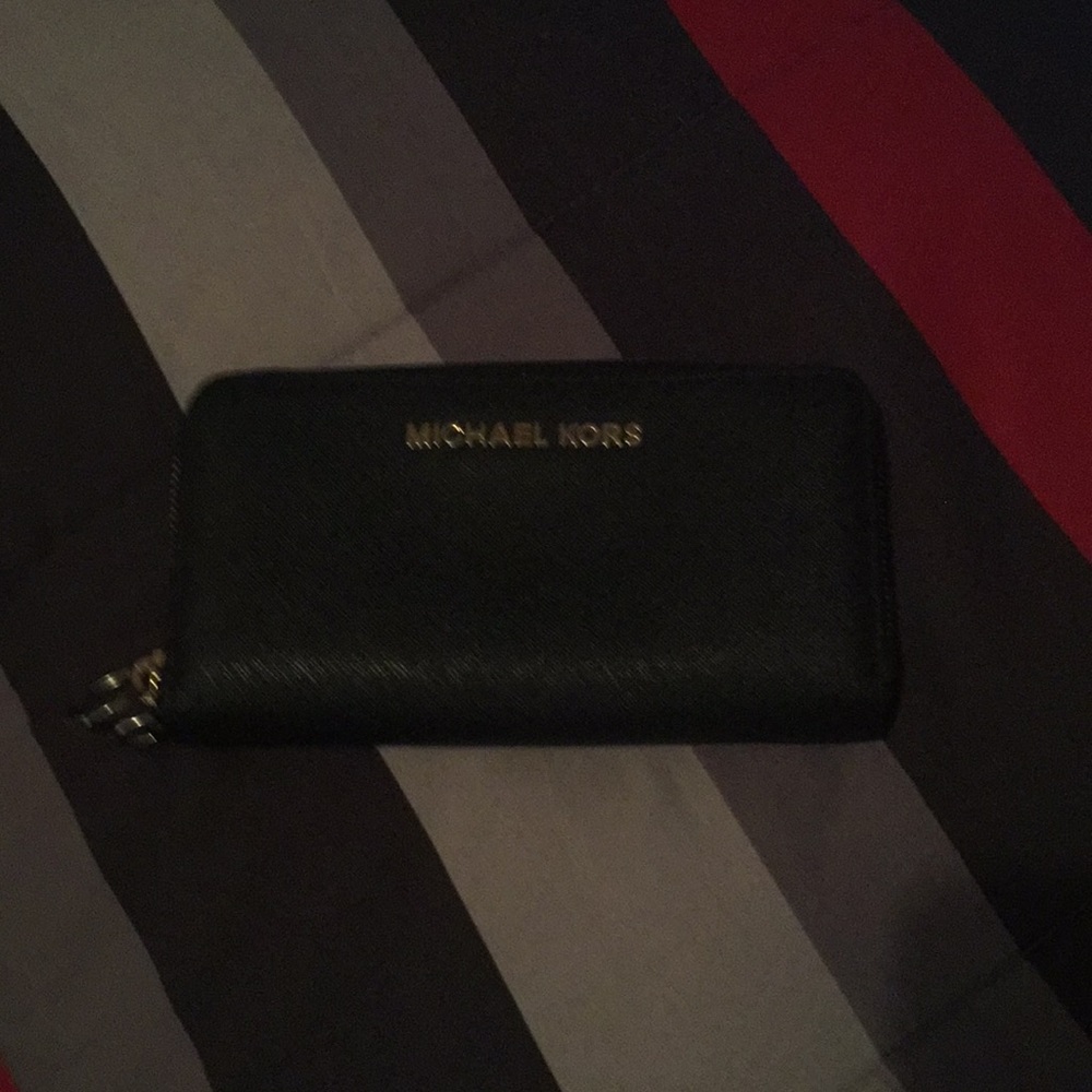 Michael kors wallet